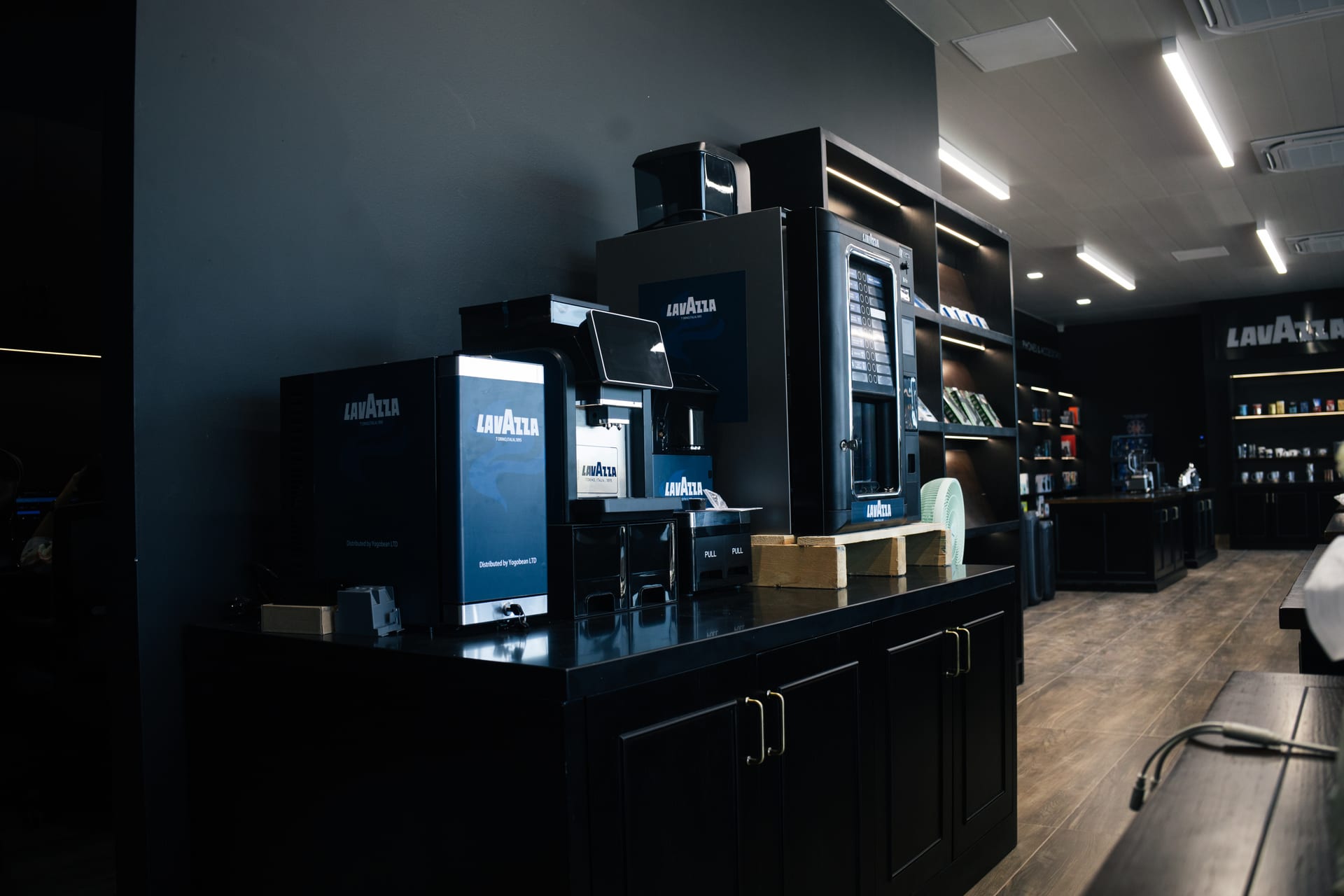 Showroom — gallery 8